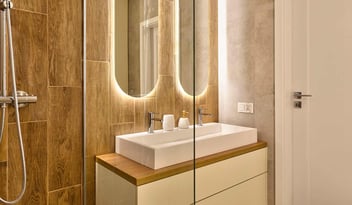 Espejos del baño con iluminación trasera 